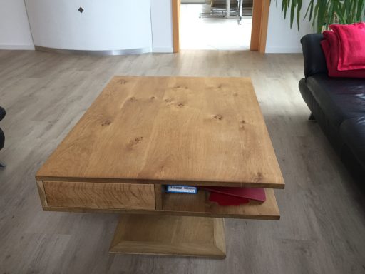Moderne / klassische Holztische