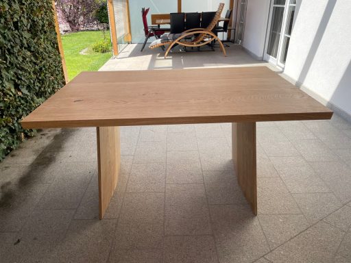 Moderne / klassische Holztische