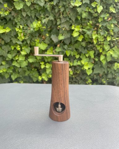 Muskatmühle Nußbaum